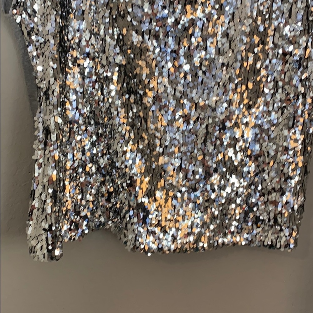 Vince Camuto Silver Sequin Top - Picture 4 of 9